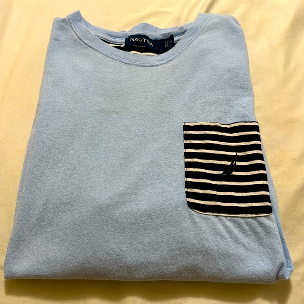 Men’s medium nautica T